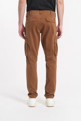 Pantaloni cargo con tasconi sul retro